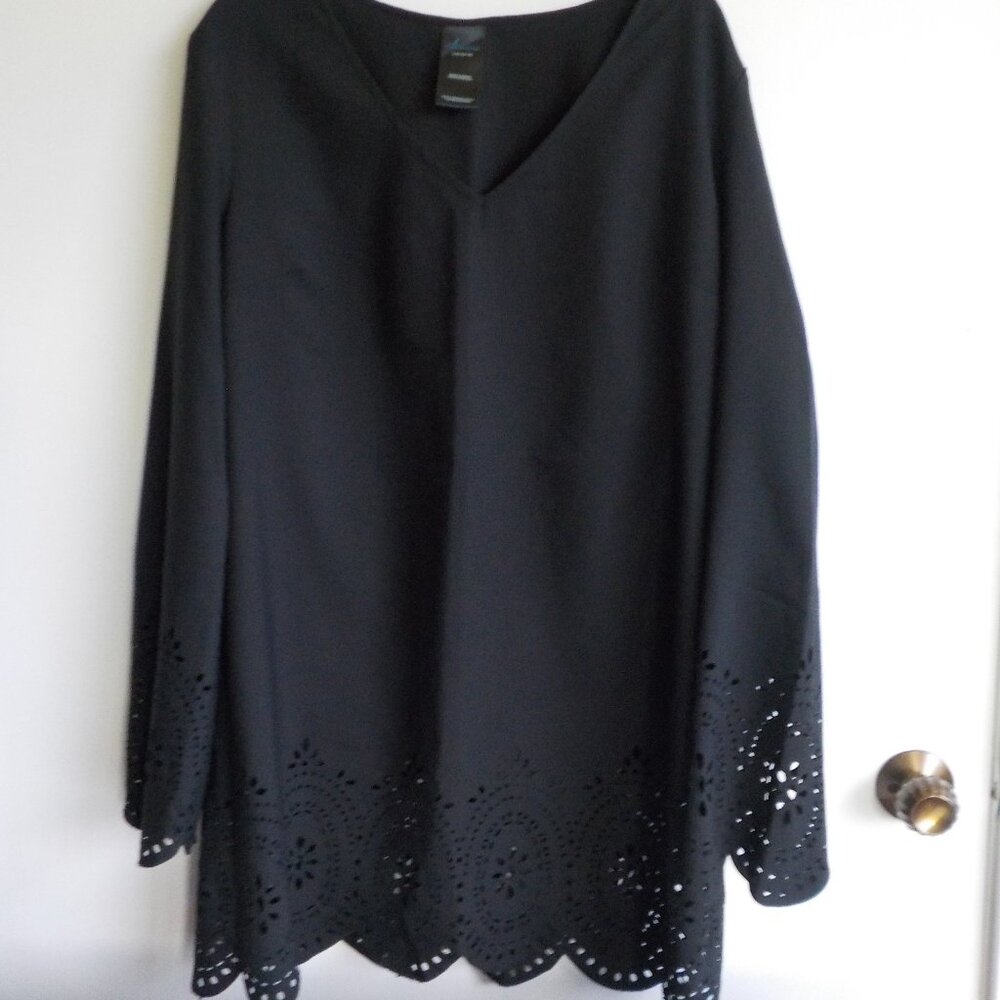 REDUCED - Catalina Swimsuit Coverup Black Size Large (12-14) Long Sleeve (91)